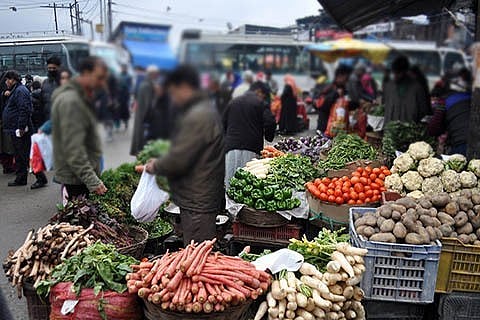 कोरोना के पहले मरीज का पता लगते ही श्रीनगर में घबराहट में खरीदारी, पेट्रोल पंपों पर लगीं लाइनें