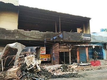 दिल्ली दंगा: स्कूलों में ठहरे थे उपद्रवी, शिफ्ट में निकलते थे आगजनी-लूटपाट करने, अल्पसंख्यक आयोग की रिपोर्ट