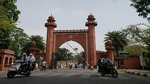 उत्तर प्रदेश: AMU में 22 मार्च तक कक्षाएं स्थगित, देश भर में कोरोना वायरस से दहशत