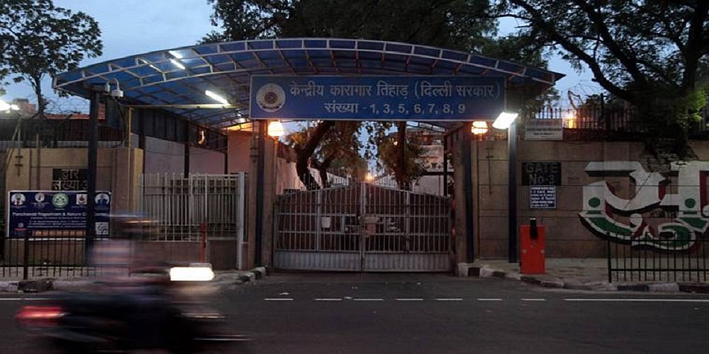 तिहाड़ जेल के अंदर से करोड़ों की फिरौती वसूलने की साजिश का खुलासा, पत्रकार का हत्यारा समेत 8 गिरफ्तार