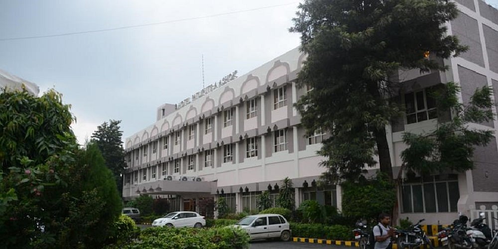 कोरोना से लड़ाई में बिहार का बड़ा कदम, आइसोलेशन सेंटर में बदलेगा पटना का नामी होटल