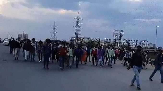 कोरोना लॉकडाउन: अपने ही देश में ये मजदूर बेहाल क्यों !