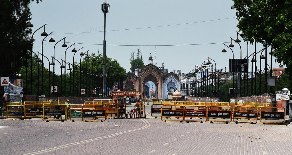 लखनऊ में सामूहिक कार्यक्रमों पर 30 मई तक रोक, धार्मक आयोजन और मांस की बिक्री पर भी पाबंदी
