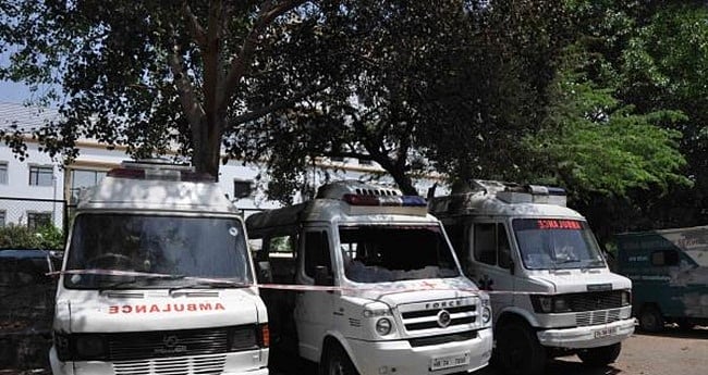 उत्तर प्रदेश: कॉल करने के बाद भी नहीं आई एंबुलेंस, ठेले पर ले जाना पड़ा अस्पताल, महिला ने रास्ते में ही तोड़ा दम