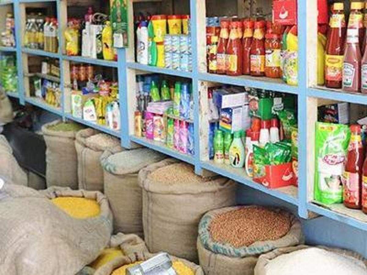 अर्थ जगत की 5 बड़ी खबरें: दुकानों से आटा, चीनी, चावल समते सभी ब्रांडेड सामान गायब और जानें शेयर बाजार का हाल