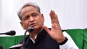 कोरोना के खिलाफ भिलवाड़ा मॉडल देने वाले अशोक गहलोत की मांग- संकट की इस घड़ी में सबको साथ लेकर चलें पीएम