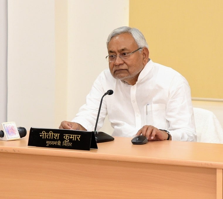 बिहार: सीएम नीतीश ने माना, कुछ लोगों की लापरवाही पड़ी भारी, राज्य में कोरोना संक्रमितों के संपर्क से बढ़े मरीज