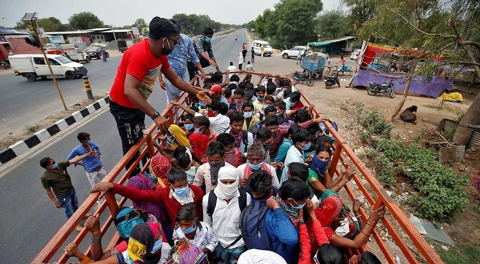 कोरोना से कहीं ज्य़ादा मौतें खाने और इलाज के अभाव में हो सकती हैं, कठोर कदम से अधिक कार्रवाई में संतुलन जरूरी