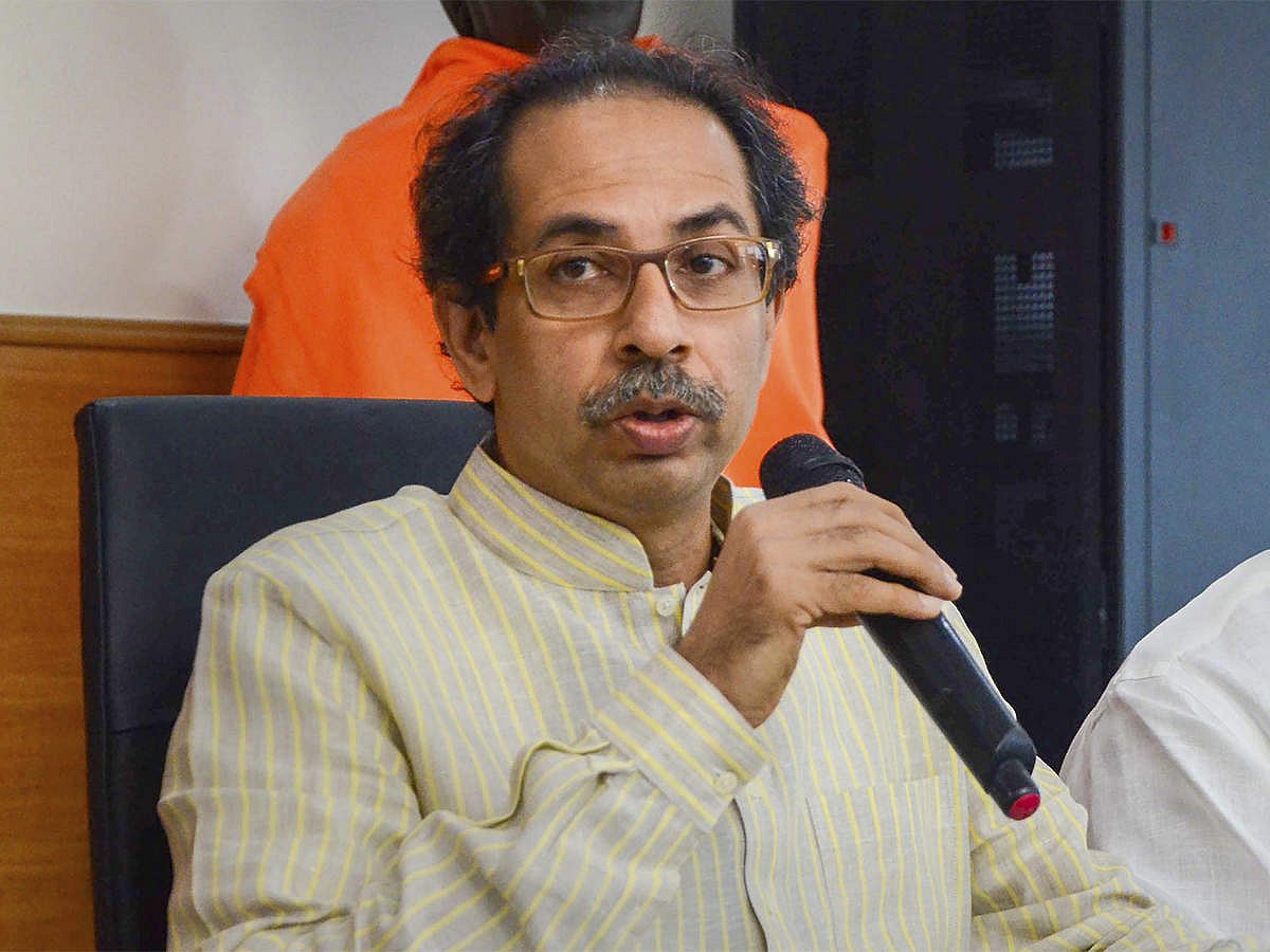 बड़ी खबर LIVE: बांद्रा की घटना दुर्भाग्यपूर्ण, प्रवासी मजदूर किसी बात की चिंता न करें- उद्धव ठाकरे