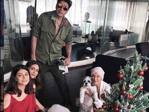 बॉलीवुड प्रोड्यूसर और शाहरुख खान के दोस्त करीम मोरानी की बेटी शज़ा निकलीं कोरोना पॉजिटिव, अस्पताल में भर्ती