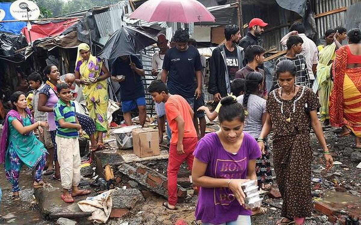 गरीबों  को खाना मुहैया कराने के केजरीवाल सरकार के दावे खोखले, सरिता विहार की झुग्गियों में पहुंचा सड़ा हुआ भोजन