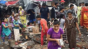 गरीबों को खाना मुहैया कराने के केजरीवाल सरकार के दावे खोखले, सरिता विहार की झुग्गियों में पहुंचा सड़ा हुआ भोजन