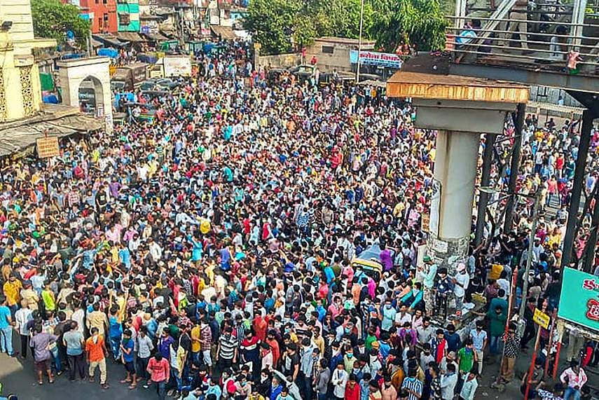 मोदी सरकार में राजनीति का सूरज कभी नहीं डूबता, भले देश में कोरोना का अंधेरा घना हो रहा हो