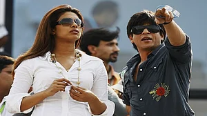 सिनेजीवन: कोरोना रिलीफ कंसर्ट के लिए लेडी गागा से जुड़े किंग खान, प्रियंका और दिशा पटानी का डांस वीडियो वायरल