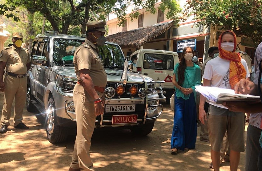 तमिलनाडुः लॉकडाउन में तंगी का शिकार रूसी जोड़ा पहाड़ी पर जा चढ़ा, ड्रोन के जरिये पुलिस ने ढूंढ निकाला