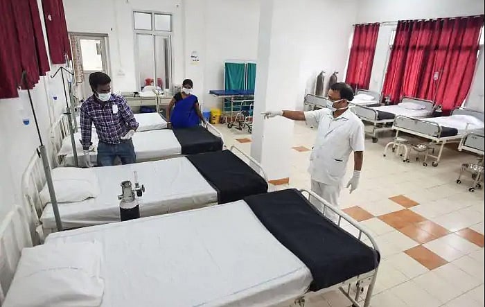 विष्णु नागर का व्यंग्यः हद दर्जे का अवसरवादी है कोरोना, भारत में  जल्द ही सवर्ण-दलित भी हो जाएगा!