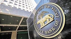 अर्थ जगत की 5 बड़ी खबरें: मोदी सरकार के राहत पैकेज पर RBI के डायरेक्टर ने उठाए सवाल, इस मामले में बताया विफल