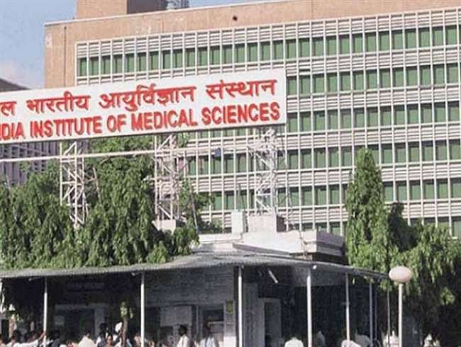 सर्दियों में एक बार फिर बढ़ सकता है कोरोना का प्रकोप, साल भर तक रह सकता है असर:  एम्स डायरेक्टर