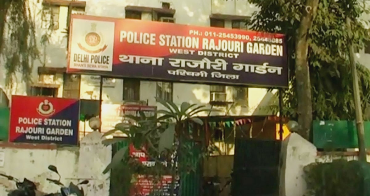 दिल्ली पुलिस के पश्चिमी जिला  कंट्रोल रूम में कोरोना घुसने से हड़कंप, एक शिफ्ट बंद 