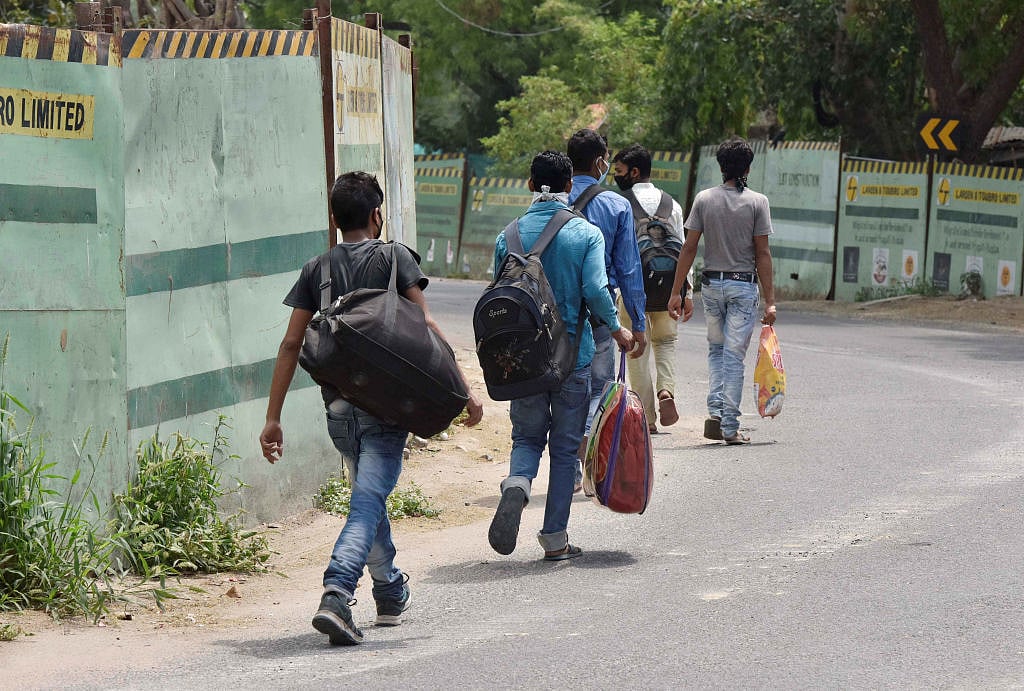 पीएम के भाषण ने तोड़ दीं सारी उम्मीदें और राम पैदल ही निकल पड़ा 1200 किमी दूर बलिया जाने के लिए...