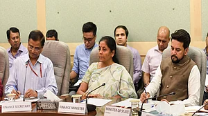 अर्थ जगत की 5 बड़ी खबरें: काफी नहीं मोदी सरकार का आर्थिक पैकेज! खुदरा कारोबारियों में नाराजगी, ऑटो सेक्टर भी खुश नहीं