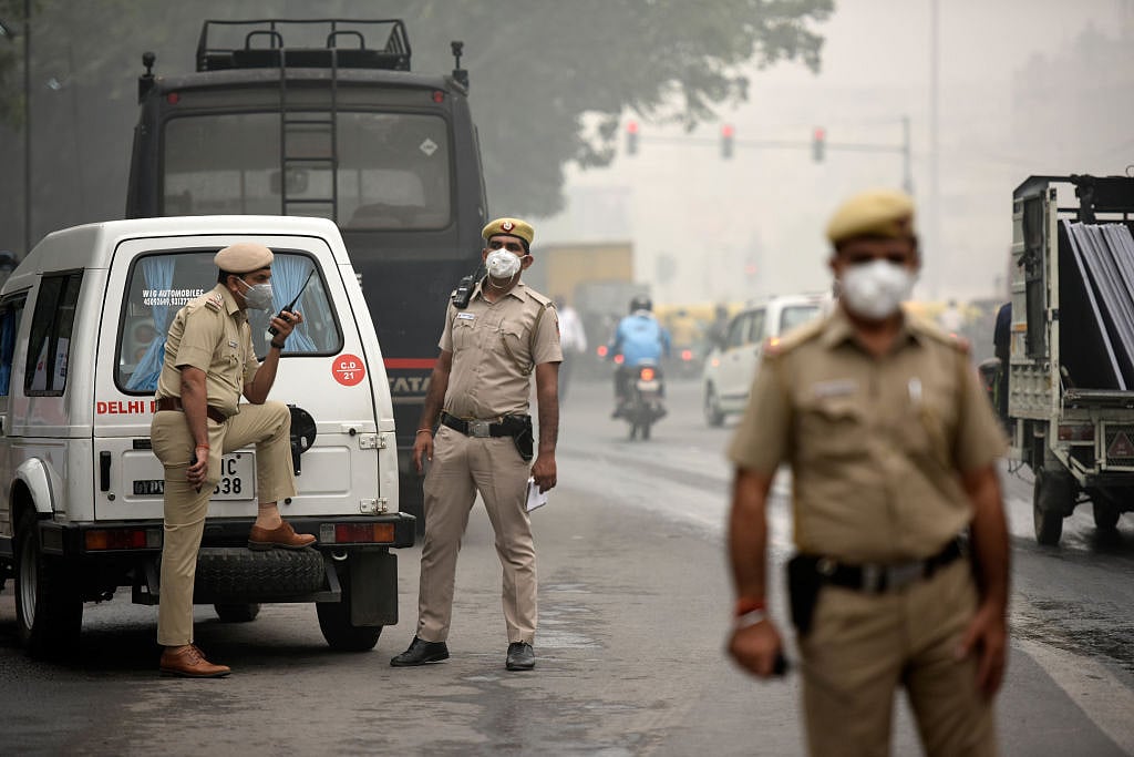 कोरोना वायरस की चपेट में आए दिल्ली पुलिस के 75 से ज्यादा जवान, सिपाही से इंस्पेक्टर रैंक तक के अधिकारी संक्रमित