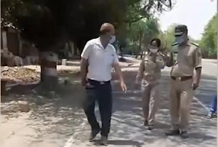 उत्तर प्रदेश में क्वारंटीन सेंटर से भागा डॉक्टर, पुलिस ने खदेड़कर पकड़ा, हो सकती है एफआईआर