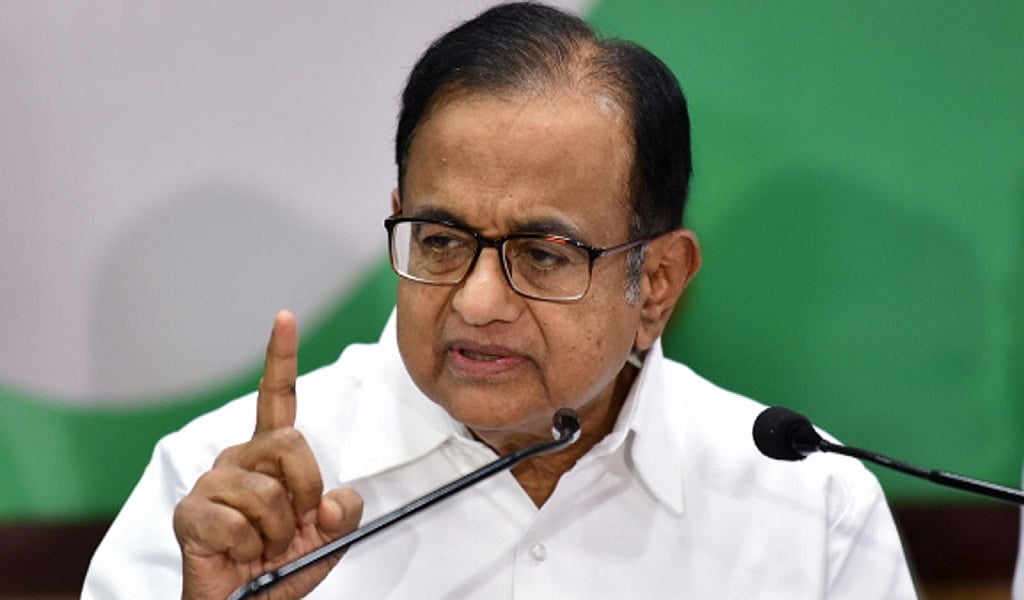 आर्थिक पैकेज पर चिदंबरम बोले- PM ने हेडलाइन दी, सैकड़ों मील चले मजदूरों, गरीबों को क्या मिलेगा, ये देखना बाकी