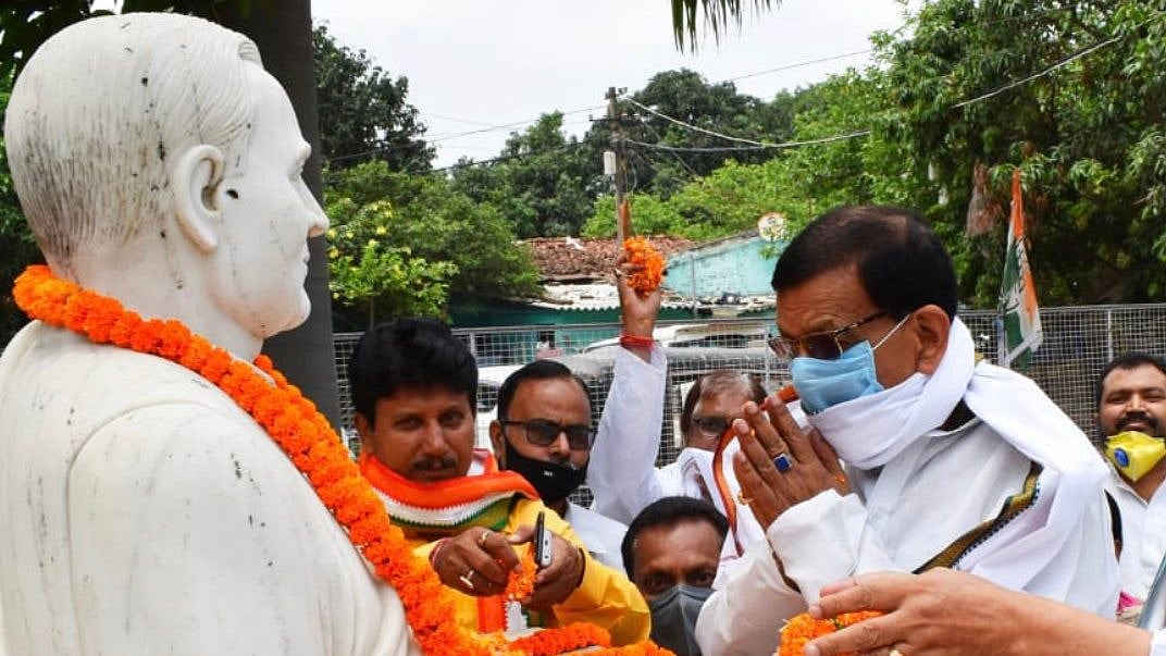 फोटोः @DrMadanMohanJha