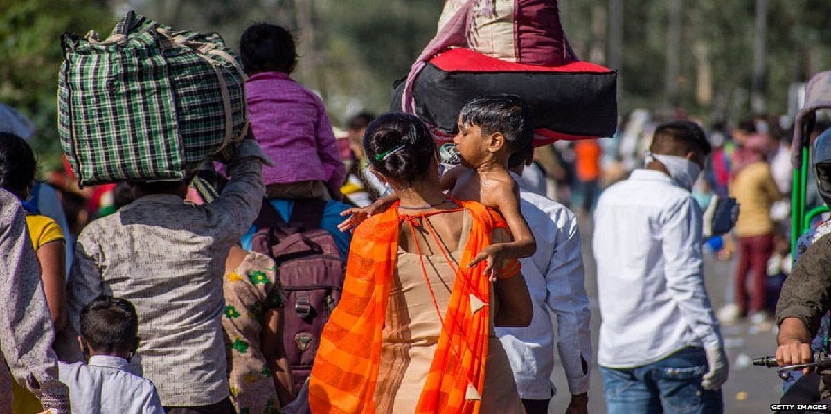 मृणाल पांडे का लेख: मासूम घिसट रहे, सड़कों पर बच्चे जन रहीं महिलाएं, आंखे मूंद 20 लाख करोड़ का दंभ भर रही सरकार!