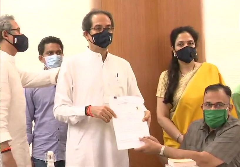 उद्धव ठाकरे समेत इन नेताओं ने महाराष्ट्र एमएलसी चुनाव के लिए भरा पर्चा, जानिए वोटों का गणित 