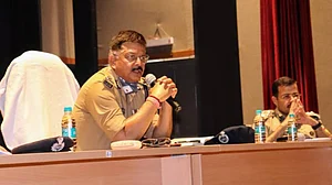 सीमाएं सील फिर भी 38 खूंखार बदमाश ‘गायब’, लॉकडाउन में यूपी पुलिस की सख्ती का सच