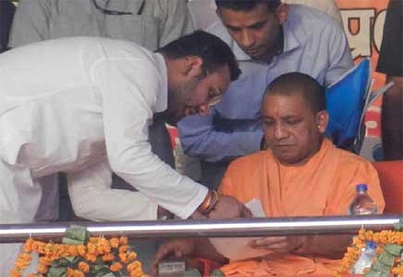 योगी के पिता का पिंडदान करने बदरीनाथ जा रहे विधायक अमनमणि के किस्से में कई गांठ, इतना आसान नहीं इनका खुलना