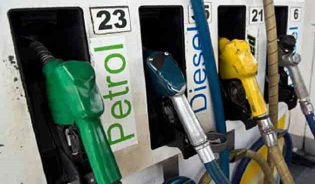 महंगाई की मार जारी, दिल्ली में पेट्रोल से भी महंगा हुआ डीजल, 80 के करीब पहुंचा, लगातार 18वें दिन बढ़े दाम