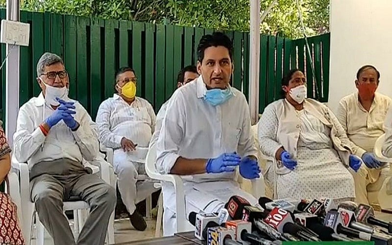 हरियाणा में बीजेपी की रैलियों पर दीपेंद्र हुड्डा का सवाल, क्या कोरोना से मौतों का जश्न मना रही है खट्टर सरकार?