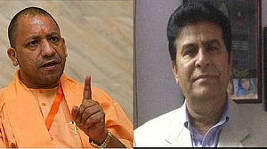 योगी सरकार पर सवाल उठाने पर रिटायर्ड आईएएस पर कई धाराओं में केस, कोविड-19 के कम टेस्ट पर किया था पोस्ट