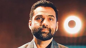 सिनेजीवन: अभय देओल ने खोले बॉलीवुड के गहरे राज और करिश्मा के जन्मदिन पर करीना ने साझा की बचपन की यादें