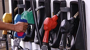 तेल कीमतों पर कांग्रेस का देशव्यापी विरोध आज, सोशल मीडिया पर भी चलेगा #SpeakUpAgainstFuelHike कैंपेन