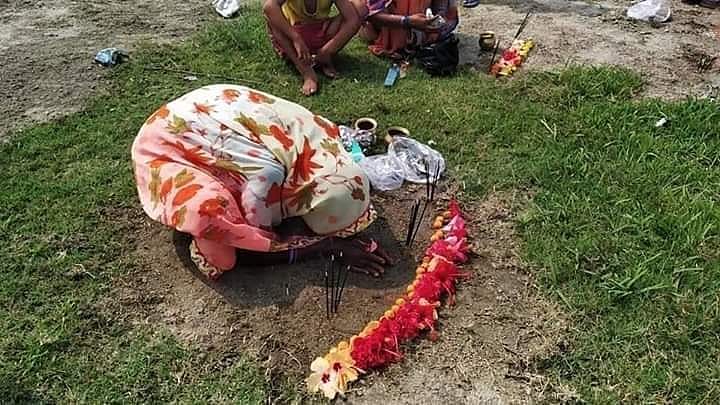 वीडियो: कोरोना मैय्या की जय! बिहार, झारखंड और यूपी में महिलाओं ने की पूजा, जानें 9 लड्डू और लौंग का कनेक्शन!