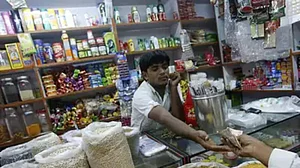 देश को सच में बनाना है आत्मनिर्भर तो नीतियों में कई बदलाव जरूरी, सिर्फ भाषण से नहीं चलेगा काम!