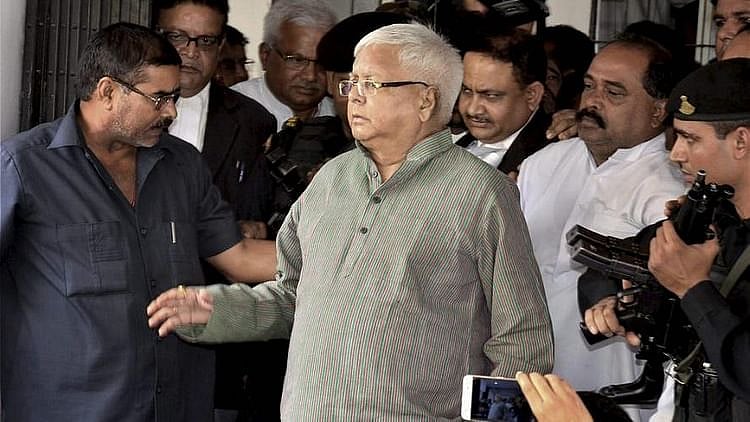 जन्मदिन विशेष: सियासत में कई उतार चढ़ाव देखने वाले लालू यादव का ऐसा रहा है सफर, हमेशा डटकर किया विरोधियों का सामना