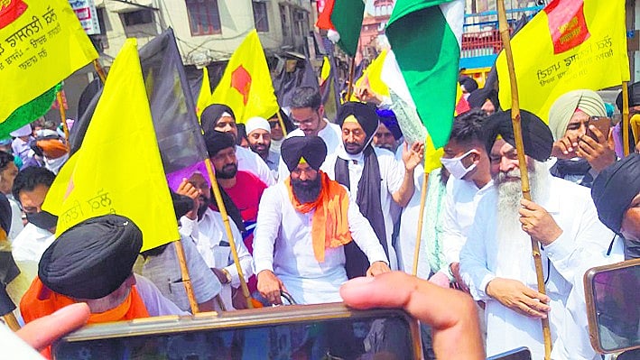 नए कृषि अध्यादेशों के खिलाफ पूरे पंजाब में आंदोलन, मोदी सरकार पर कॉरपोरेट को लूट की छूट देने का आरोप