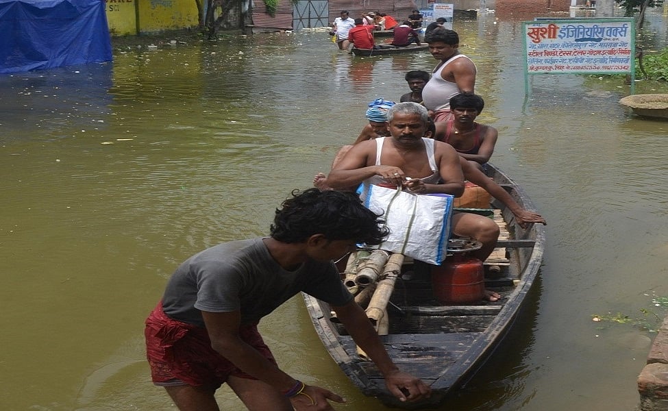 बाढ़ से बेहाल हुआ बिहार, 11 जिलों की 15 लाख से ज्यादा आबादी प्रभावित, सरकारी राहत नदारद
