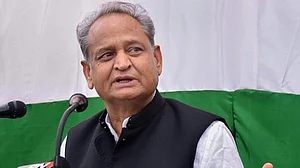 बड़ी खबर LIVE: अशोक गहलोत का सभी डीएम को निर्देश, सफाई कर्मचारियो को सीवेज चैंबर में प्रवेश न करना पड़े