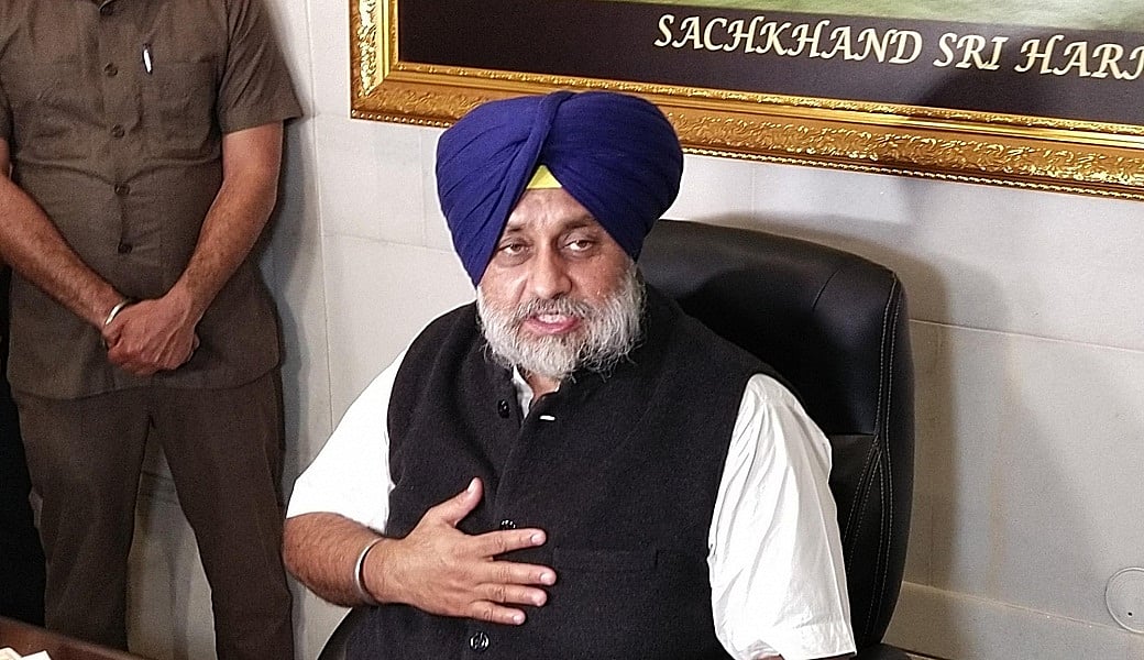 पंजाब में अकाली दल में घमासान, बागियों ने सुखबीर बादल को हटाकर चुना नया पार्टी अध्यक्ष