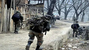 जम्मू-कश्मीर: सोपोर में CRPF के गश्ती दल पर आतंकी हमला, एक जवान शहीद, तीन घायल