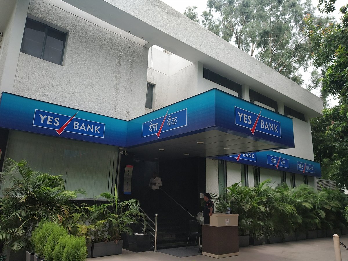 अर्थ जगत की 5 बड़ी खबरें: यस बैंक FPO से 15 हजार करोड़ रुपये जुटाएगा, लोग चाहते हैं चीनी उत्पादों की बिक्री हो लेकिन...