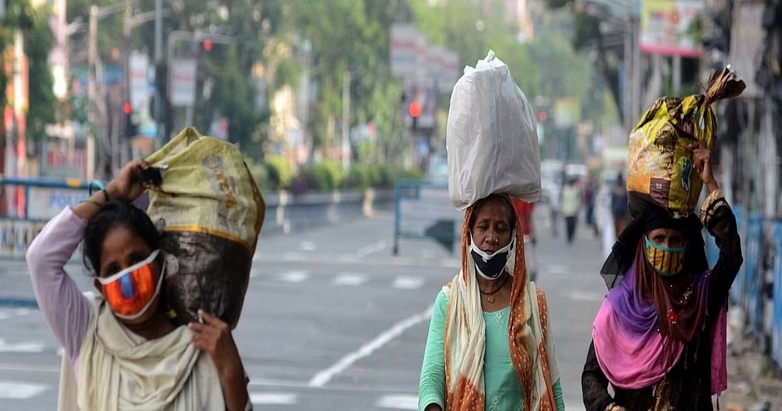 बंगाल लौटने पर प्रवासी मजदूरों को गांव में घुसने से रोका, जंगल में टेंट लगाकर रहने को मजबूर