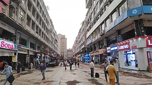 कोरोना का प्रकोप अर्थव्यवस्था के लिए कहर साबित, लॉकडाउन के दौरान 24 % लोगों की गई नौकरी, सर्वे में खुलासा