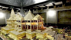 राम मंदिर निर्माण की तारीख को लेकर विवाद, शंकराचार्य ने 'भूमि पूजन मुहूर्त' पर उठाया सवाल